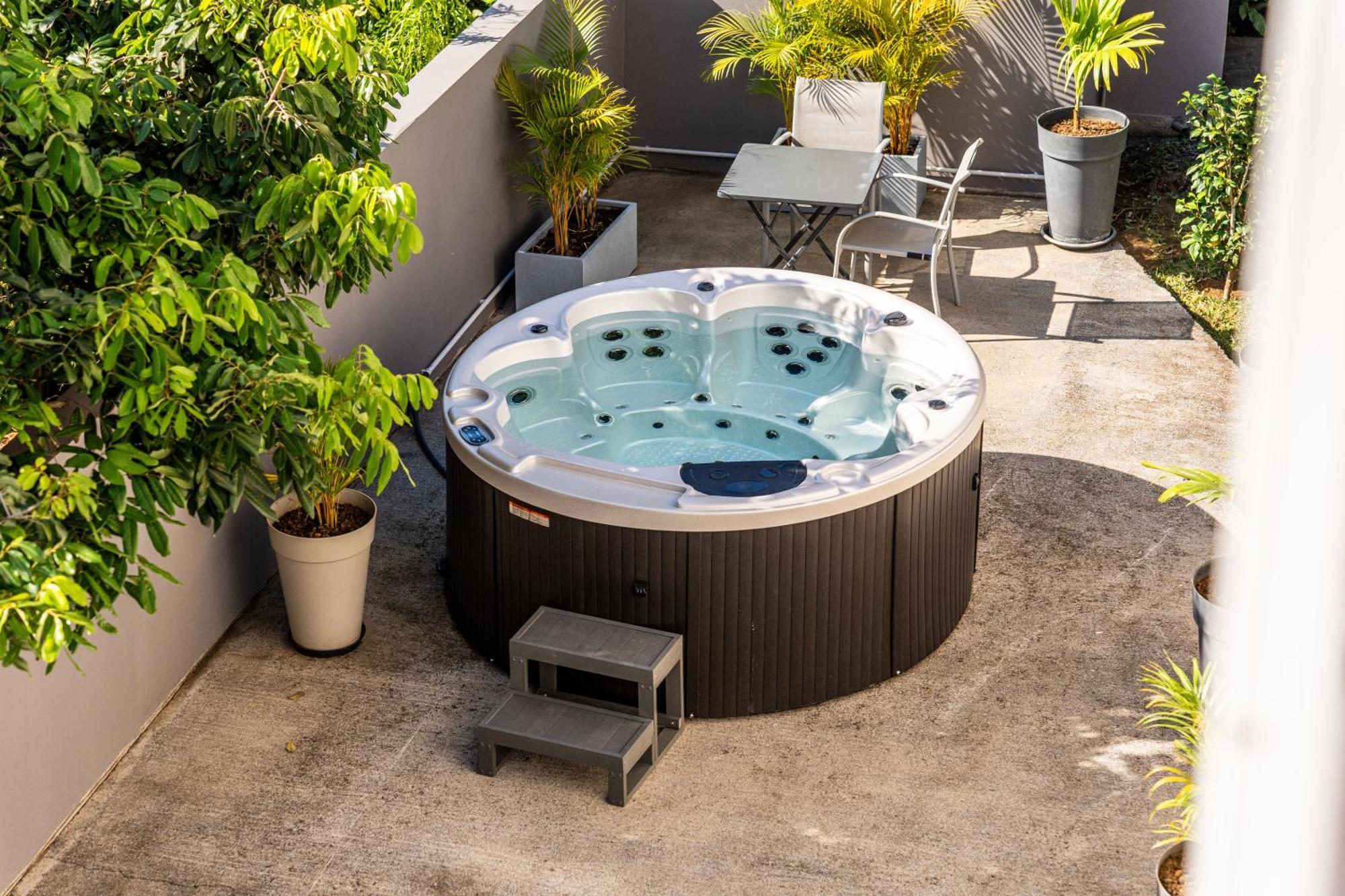 Villa Et Grand Jacuzzi Six Personnes, En Pleine Nature سانت-جوزيف المظهر الخارجي الصورة